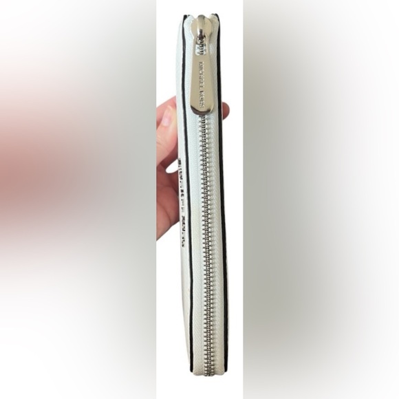 MICHAEL KORS Quarter Zip Wallet NEVER USED!! - Picture 10 of 10
